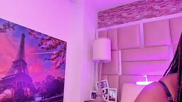 ShaniaBrownn webcam