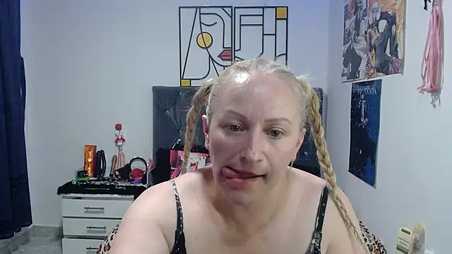 emperabigbootybigass webcam