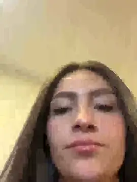Alyha_Cortes webcam