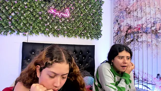 valeria_and_zoe live sex cam