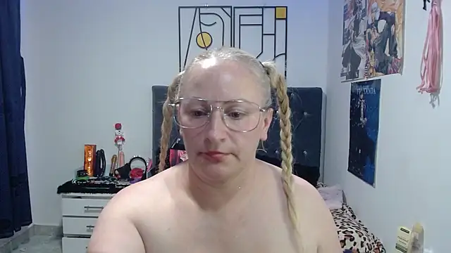 emperabigbootybigass webcam
