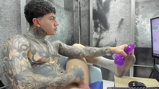 Gury_tattoo webcam