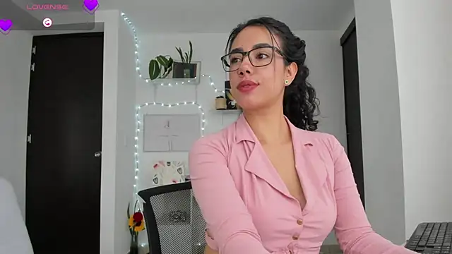 miss_secretary webcam