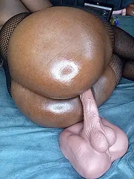 Prettyafricana webcam