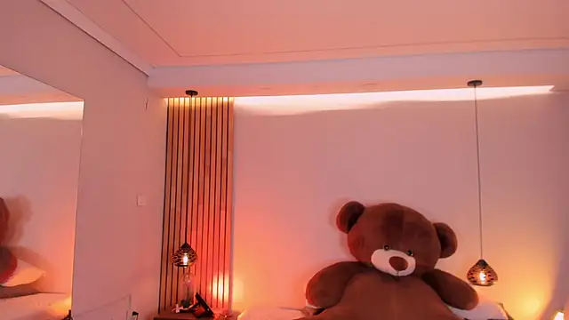 FoxxxyPink webcam