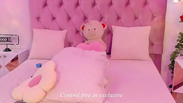 SofiaBloomm webcam
