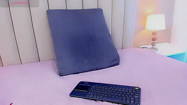 Mia_thompson_19 webcam