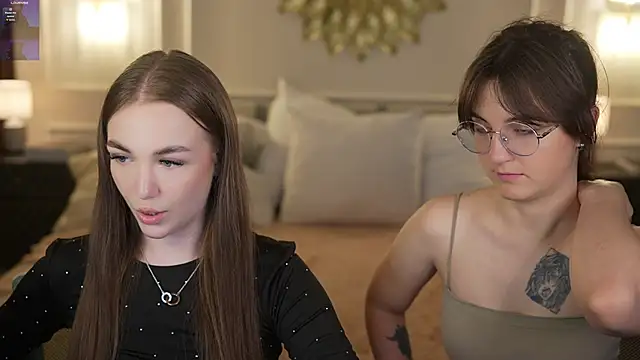Ella_054 webcam