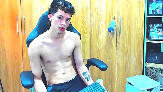 Pride_couple webcam