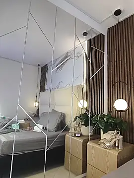 ElenaJamess webcam