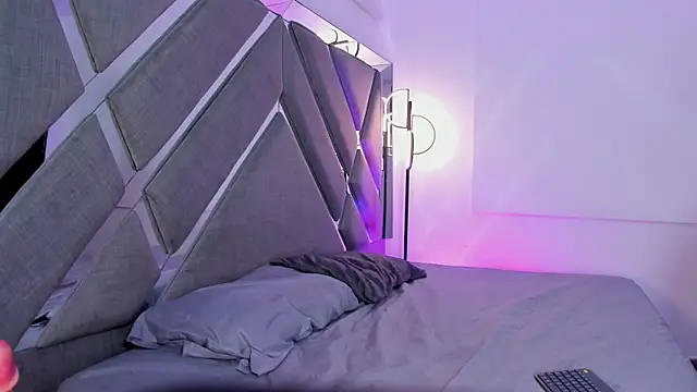 AmaraLewis webcam