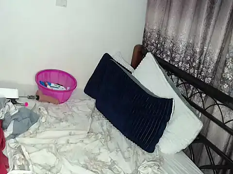 Whimsicalwillow webcam