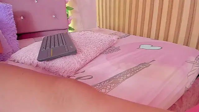 lovely__kiss__ webcam