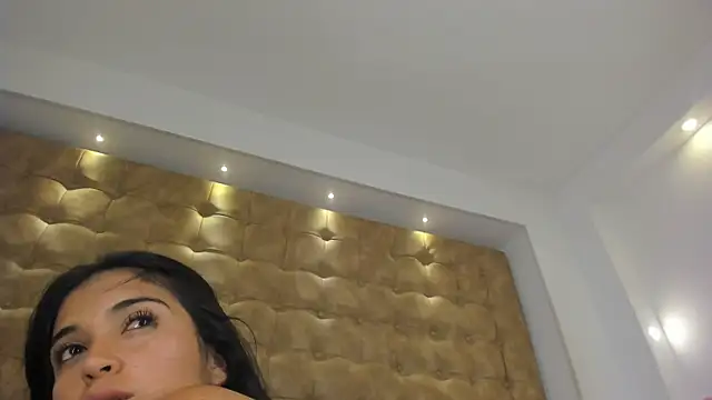 violet_giraldo webcam