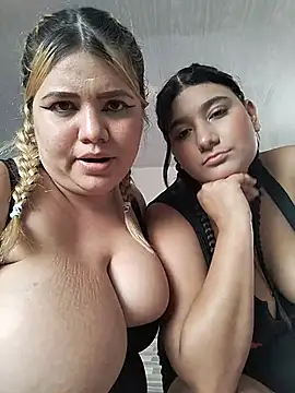 Sara_y_Amy webcam