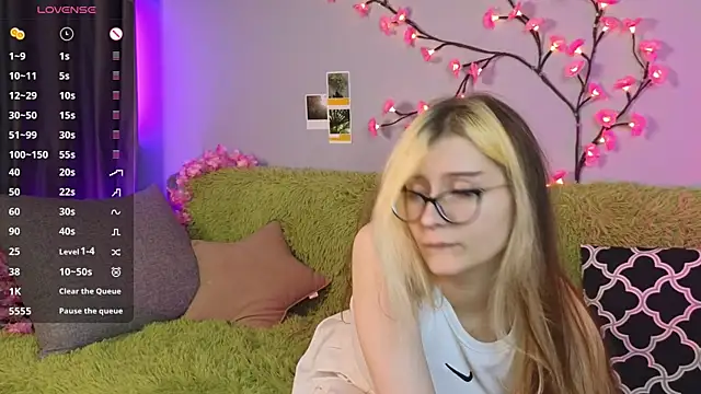 HellyCherry webcam