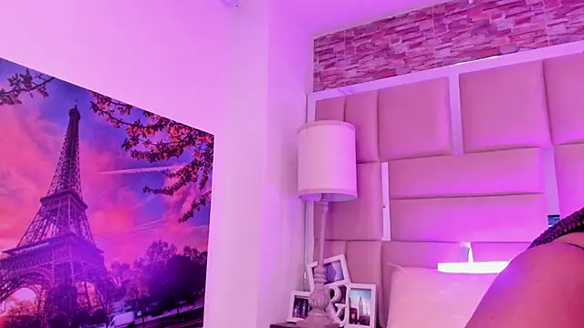 ShaniaBrownn webcam