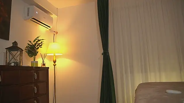 alyonaqueen_ - Alyonaqueen_'s free webcam - UK Sex Cams