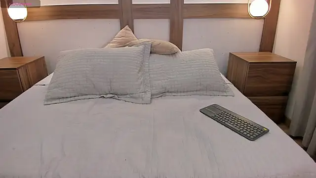 Emii_Lux webcam