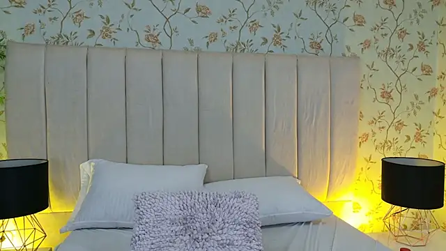 Carrie_GB webcam