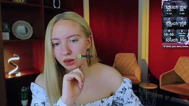 mila_glow1 webcam