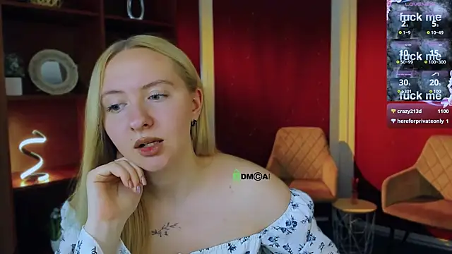 mila_glow1 webcam
