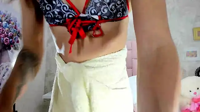 Mara_Summerr webcam