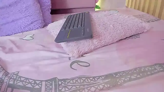 lovely__kiss__ webcam