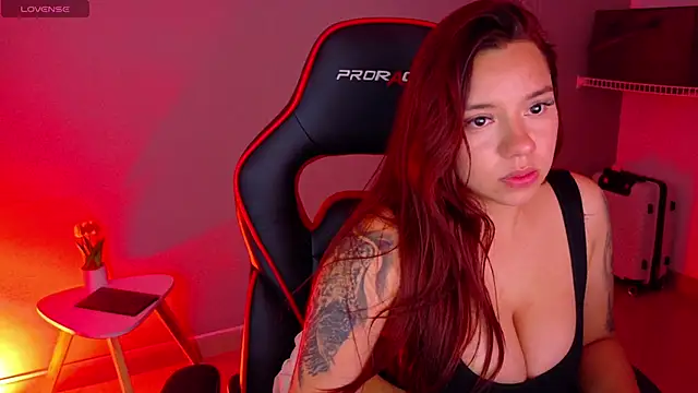 samantha_tattu webcam