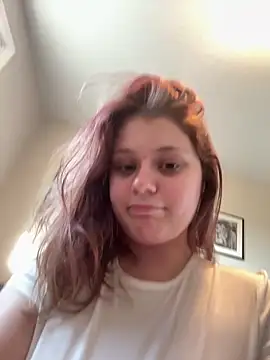 sluttybabygirl02 webcam
