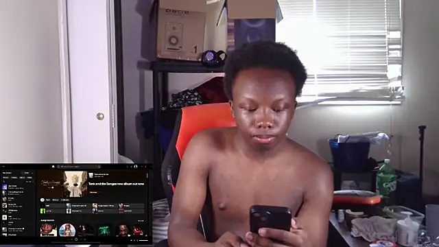 YourLittleBoyfriend webcam