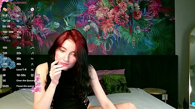 NicoleLuxe webcam