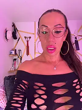 YOURSDEBORA webcam
