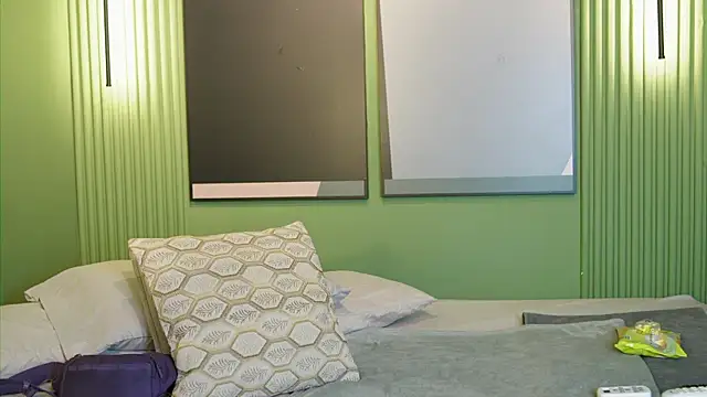 Mia_and_Belmonth webcam