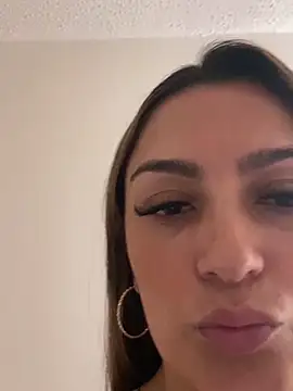 BellaViolet webcam