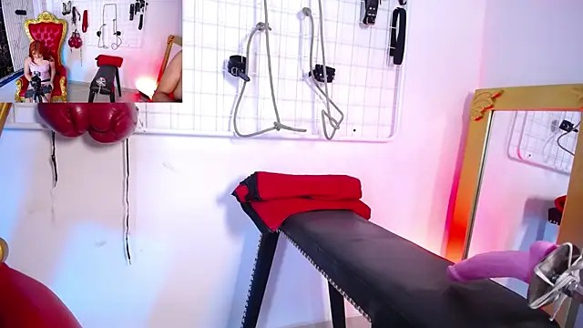 Aiiko_Domme webcam