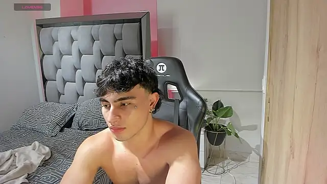 zack_lenox webcam