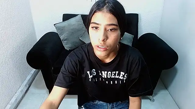 naomyfuckhard webcam