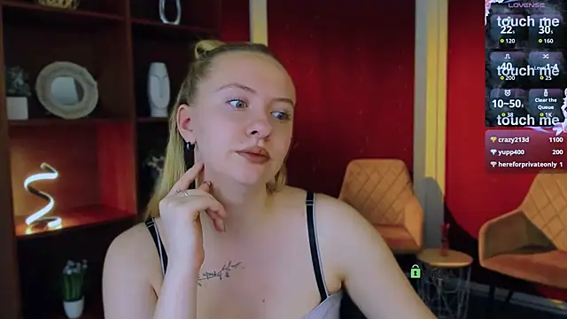 mila_glow1 webcam