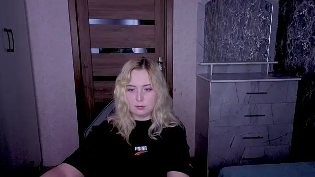 Kristy-Max webcam