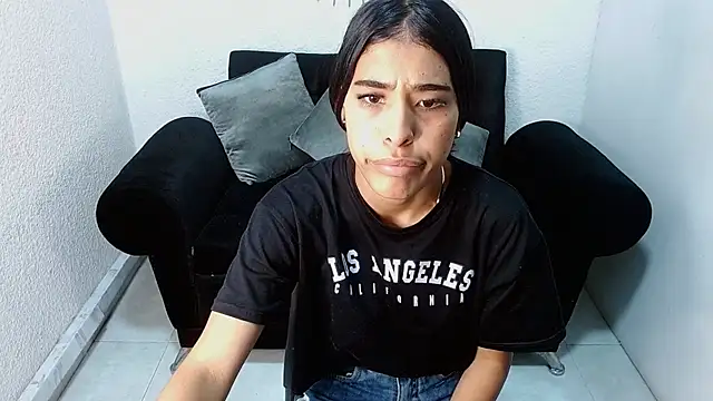 naomyfuckhard webcam
