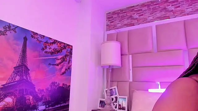 ShaniaBrownn webcam
