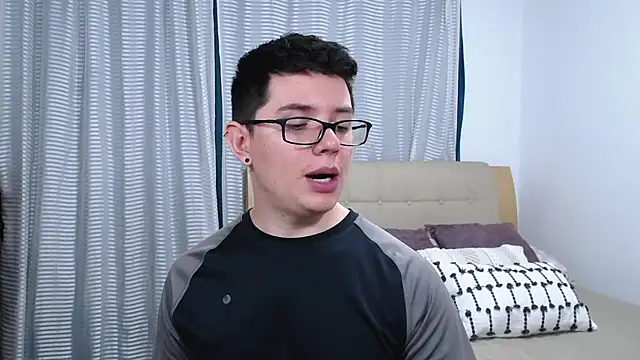 blackfoxxx69 - BlackFoXXX69's free webcam - UK Sex Cams