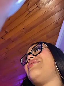 Cloe_pink1 webcam