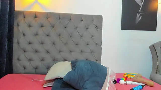 nahiroby_ebony webcam