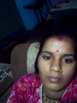 Raveena0990 webcam