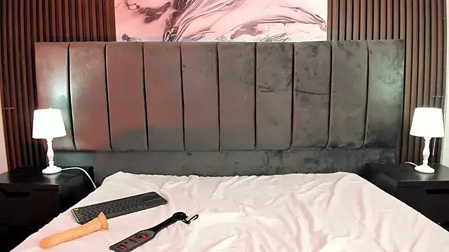 Scarlett_Hard_As webcam
