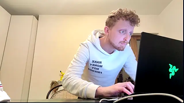 Red_dragon94 webcam