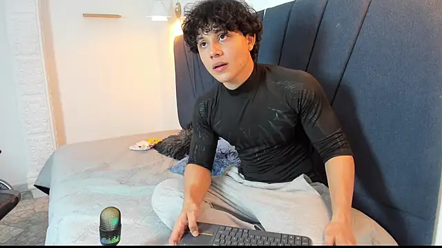 latin_beast4 (M twink) - CUM SHOW
