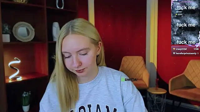 mila_glow1 webcam